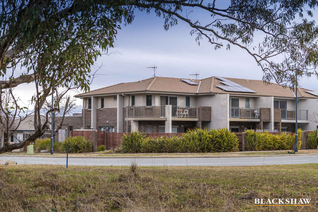 4/33 Ronald Walker Street Casey