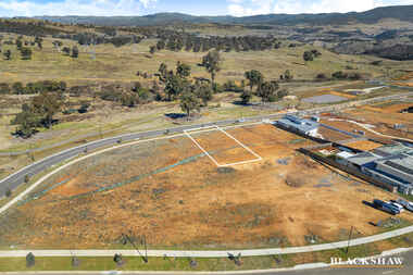 8 Ilma Stone Way Macnamara