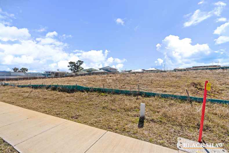 8 Ilma Stone Way Macnamara