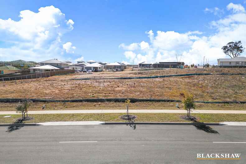 8 Ilma Stone Way Macnamara