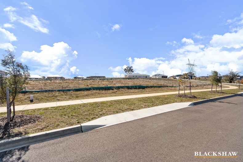 8 Ilma Stone Way Macnamara