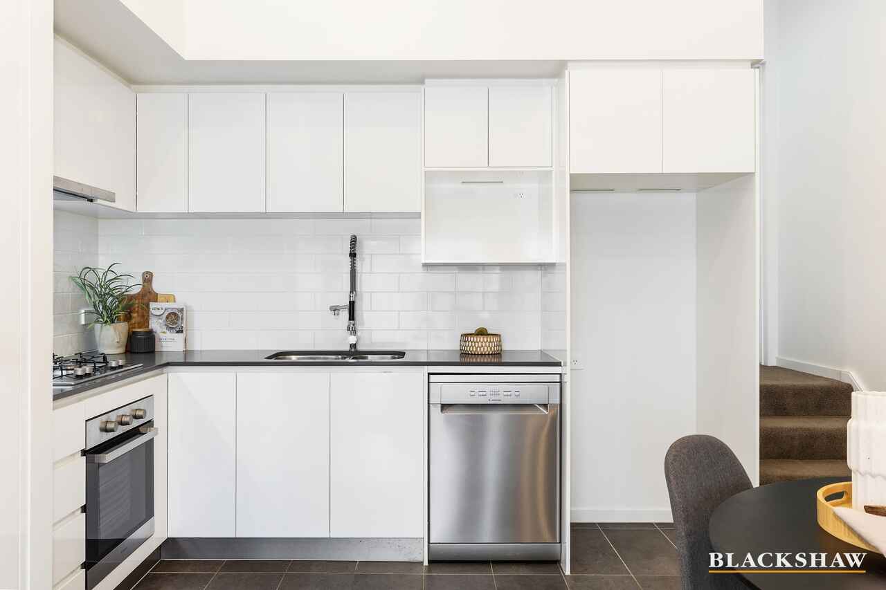 16/1 Sutherland Crescent Taylor