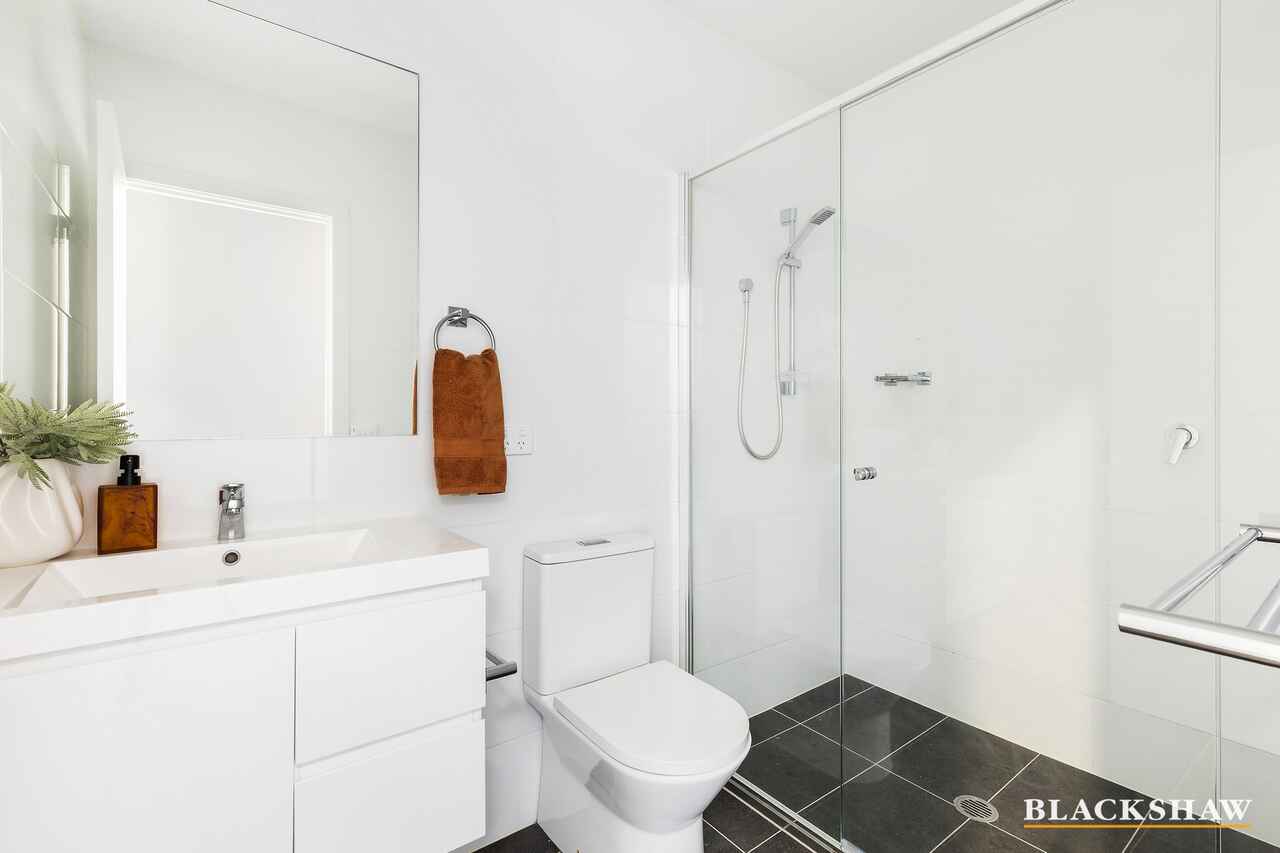 16/1 Sutherland Crescent Taylor