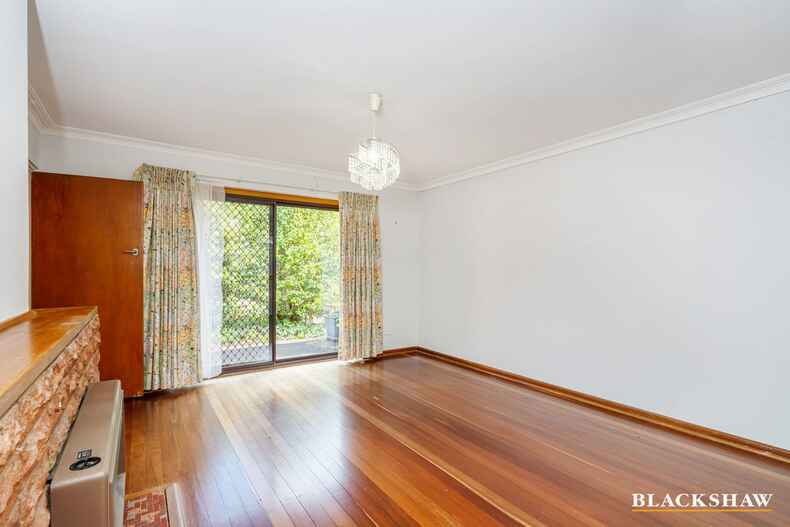 10 Hackett Gardens Turner