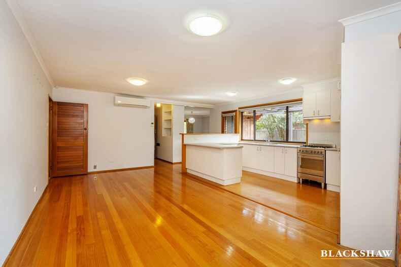 10 Hackett Gardens Turner