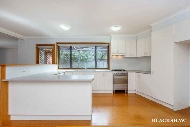 10 Hackett Gardens Turner