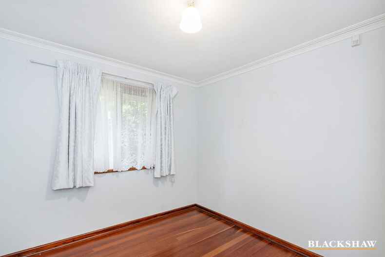 10 Hackett Gardens Turner