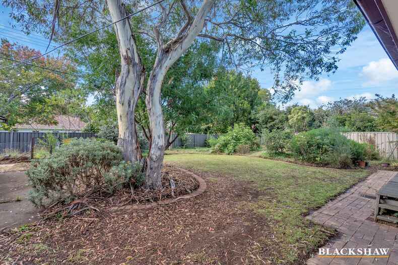 10 Hackett Gardens Turner