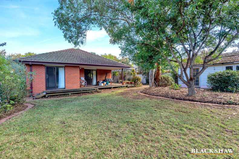 10 Hackett Gardens Turner