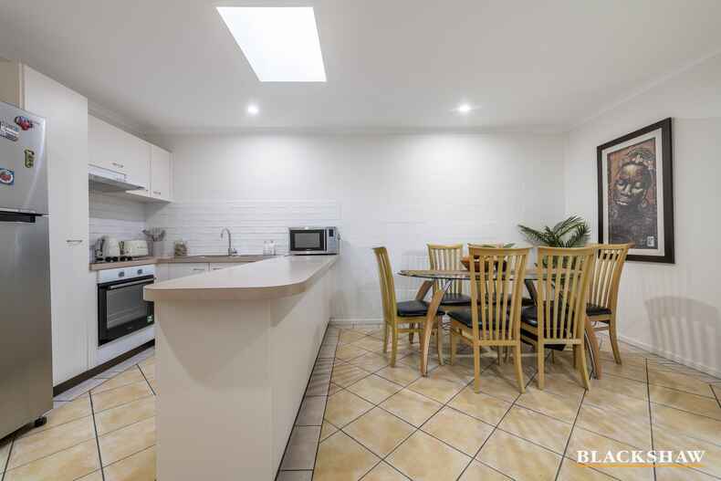 7/3 Peron Place Banks