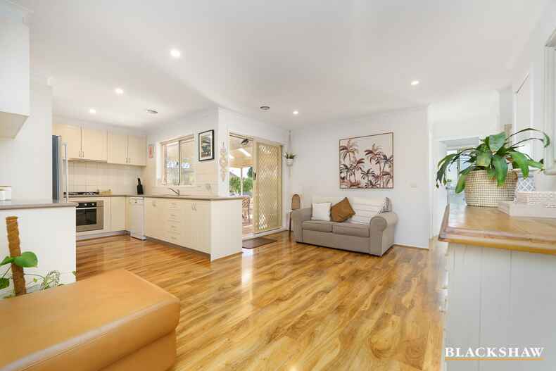 2 Mullens Place Calwell