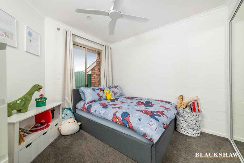 7/3 Peron Place Banks