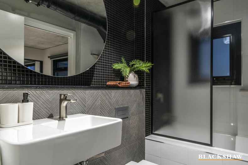 112/1 The Causeway Kingston