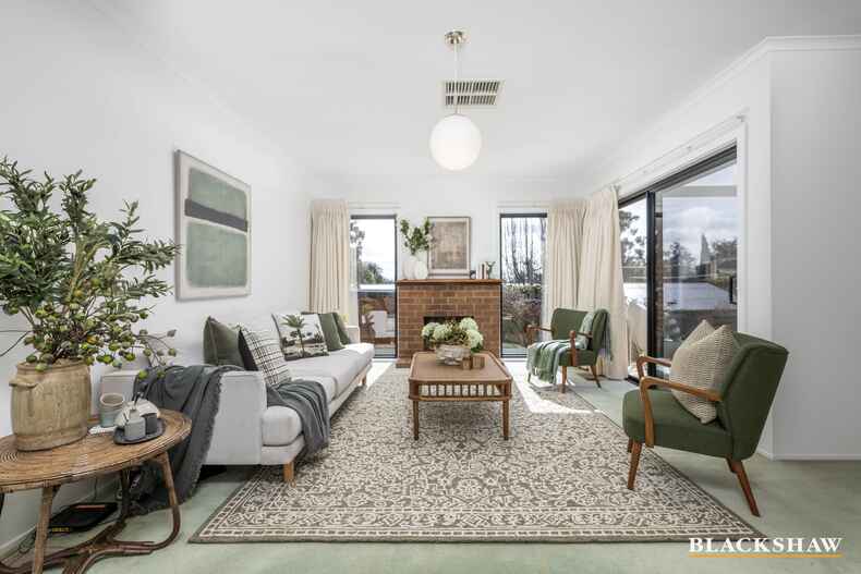 56 Woolner Circuit Hawker