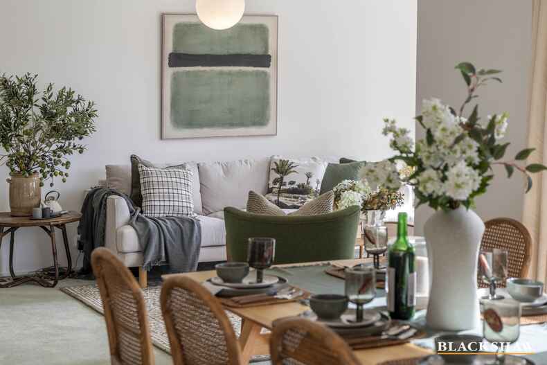 56 Woolner Circuit Hawker