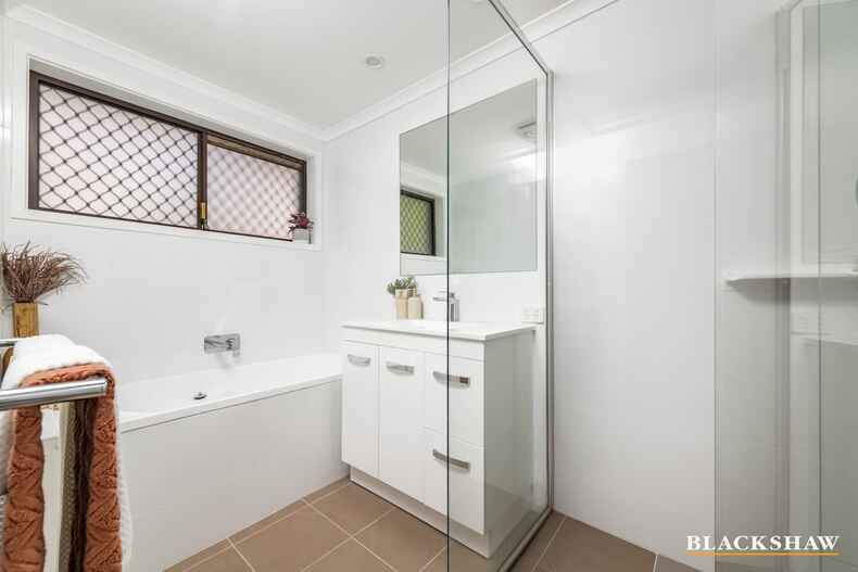 56 Woolner Circuit Hawker