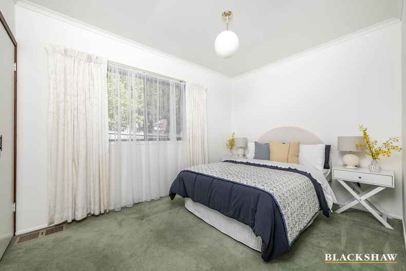 56 Woolner Circuit Hawker