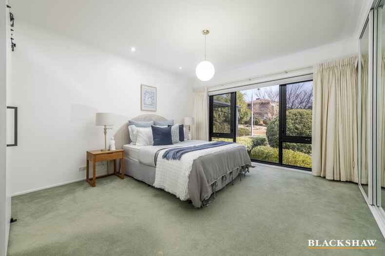 56 Woolner Circuit Hawker