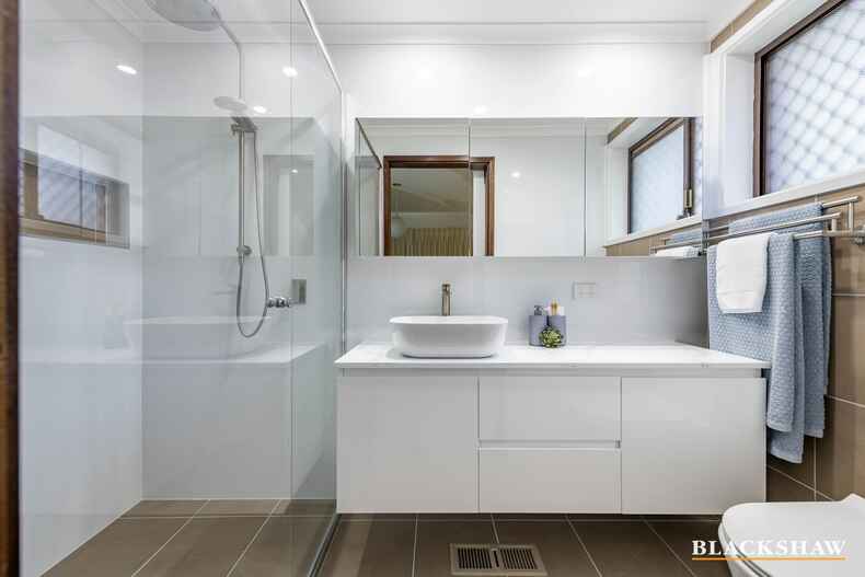 56 Woolner Circuit Hawker