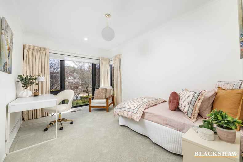 56 Woolner Circuit Hawker