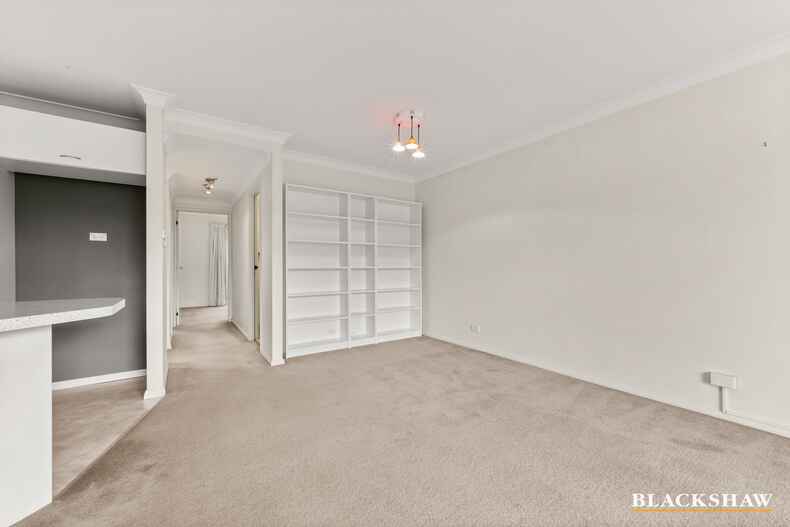 38/53 McMillan Crescent Griffith