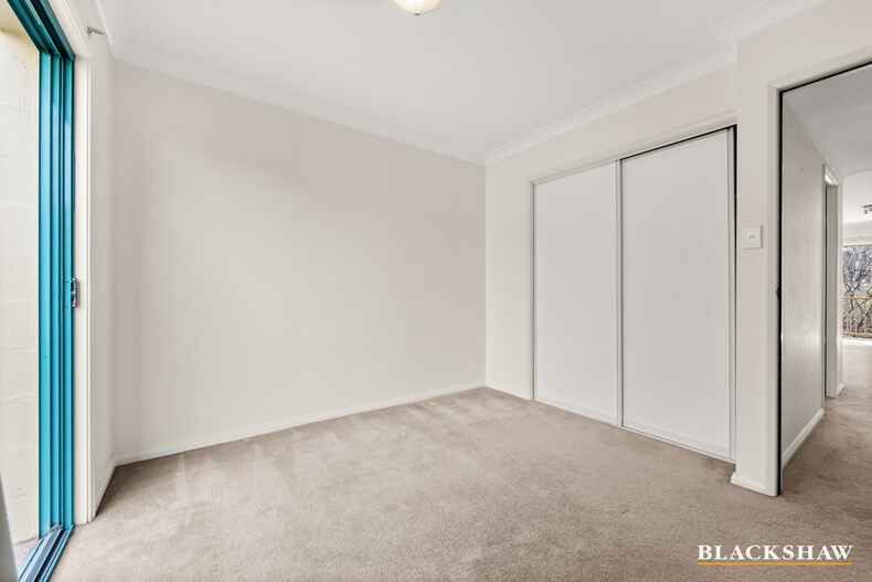 38/53 McMillan Crescent Griffith