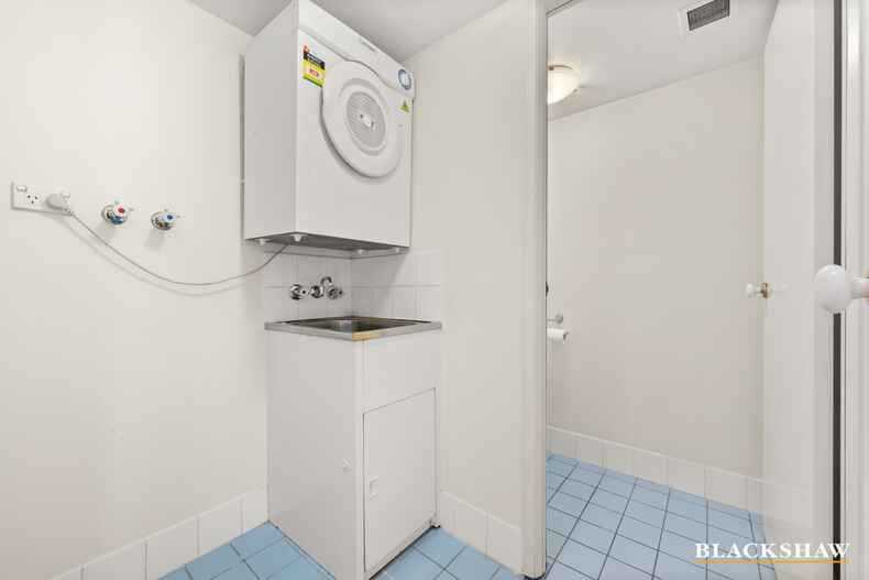 38/53 McMillan Crescent Griffith