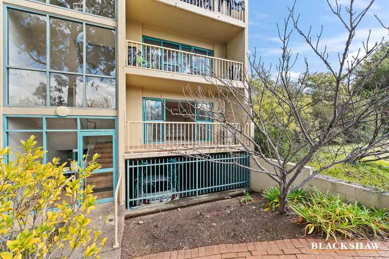 38/53 McMillan Crescent Griffith