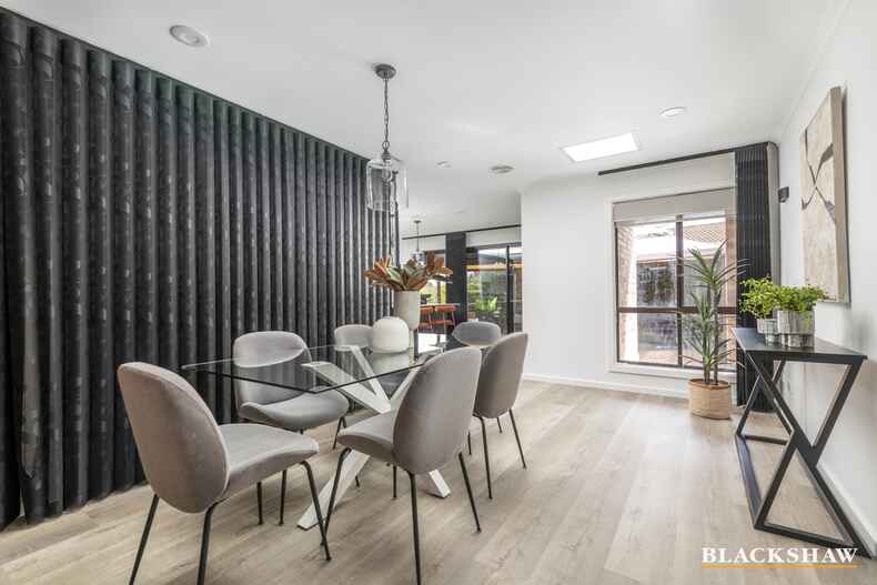 15 Twelvetrees Crescent Florey