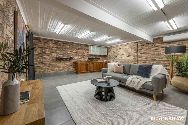 15 Twelvetrees Crescent Florey