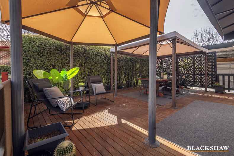 15 Twelvetrees Crescent Florey