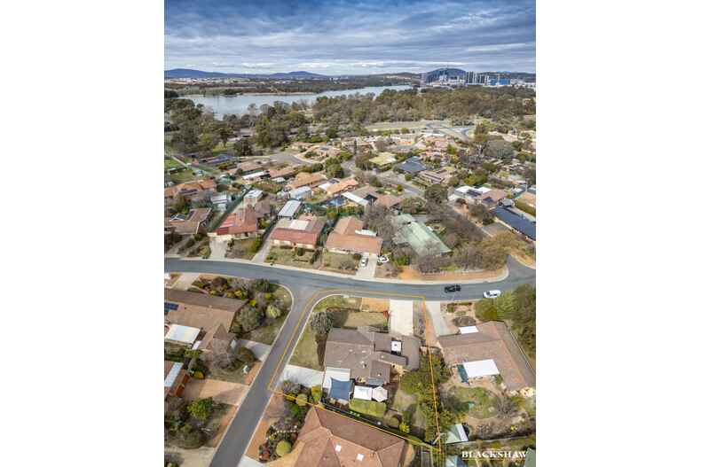 15 Twelvetrees Crescent Florey