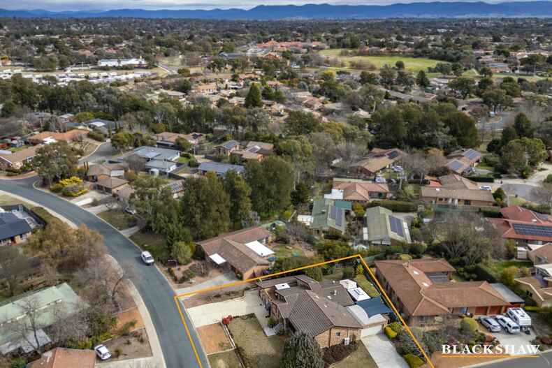 15 Twelvetrees Crescent Florey