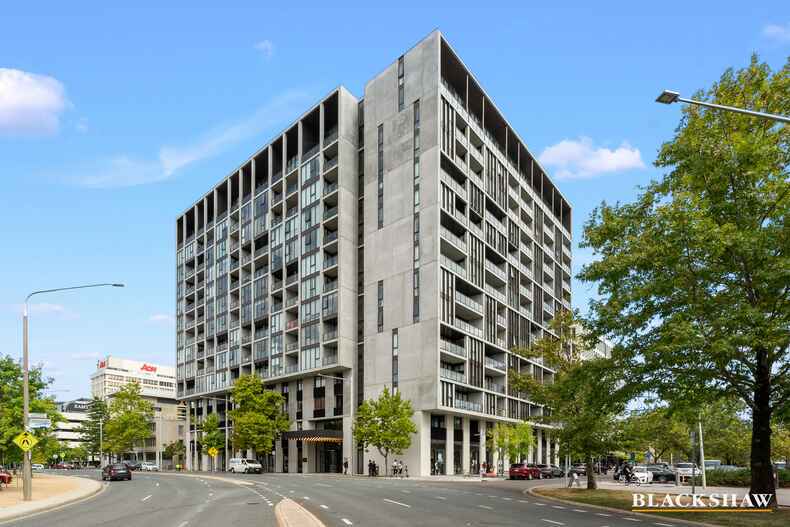 311/39 London Circuit City