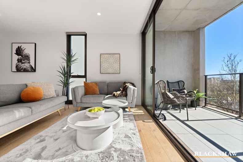 311/39 London Circuit City