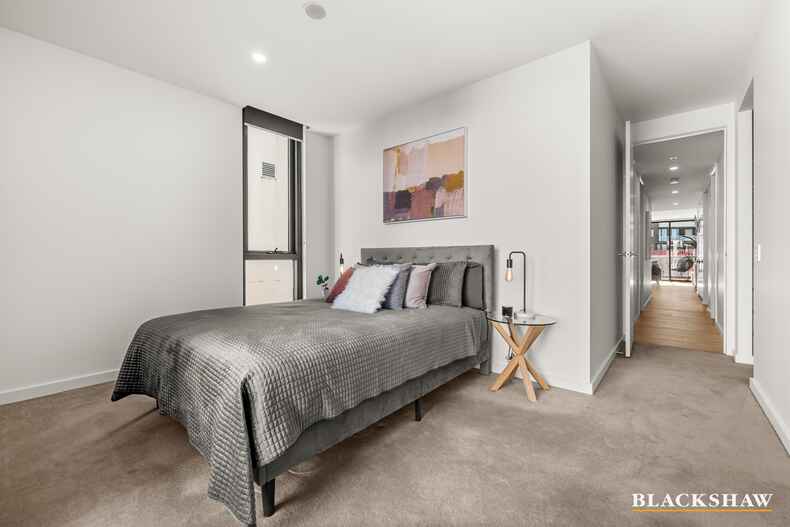 311/39 London Circuit City