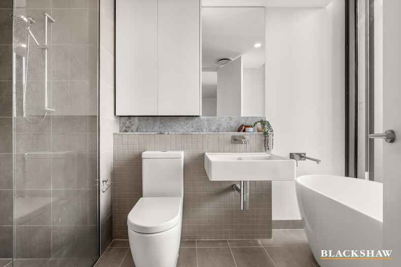 311/39 London Circuit City