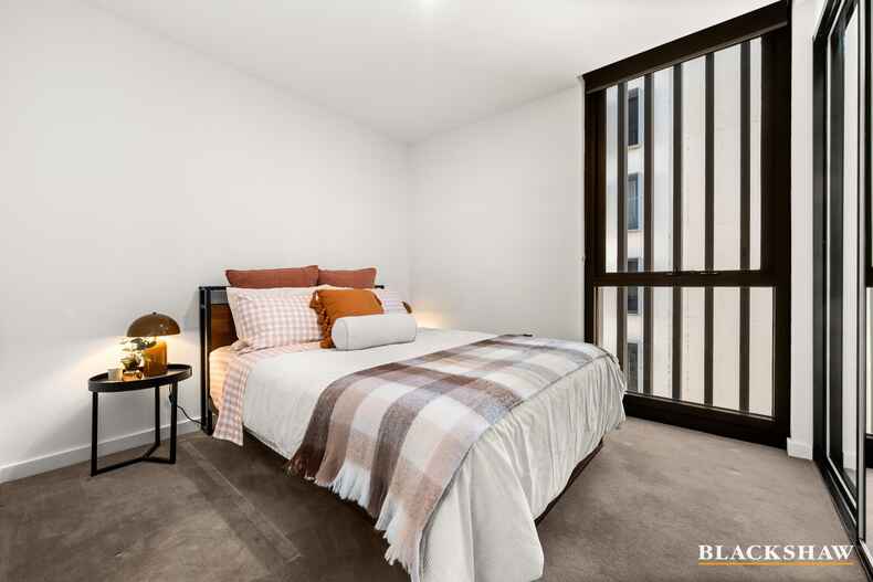 311/39 London Circuit City