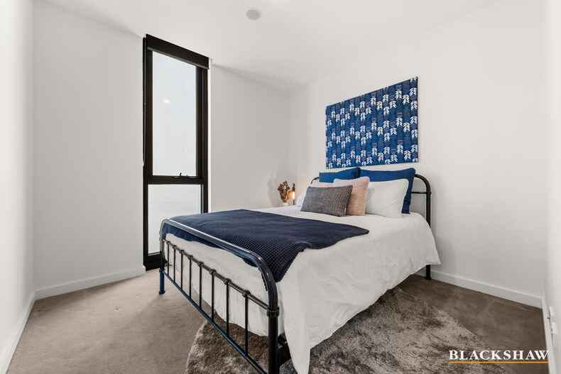 311/39 London Circuit City