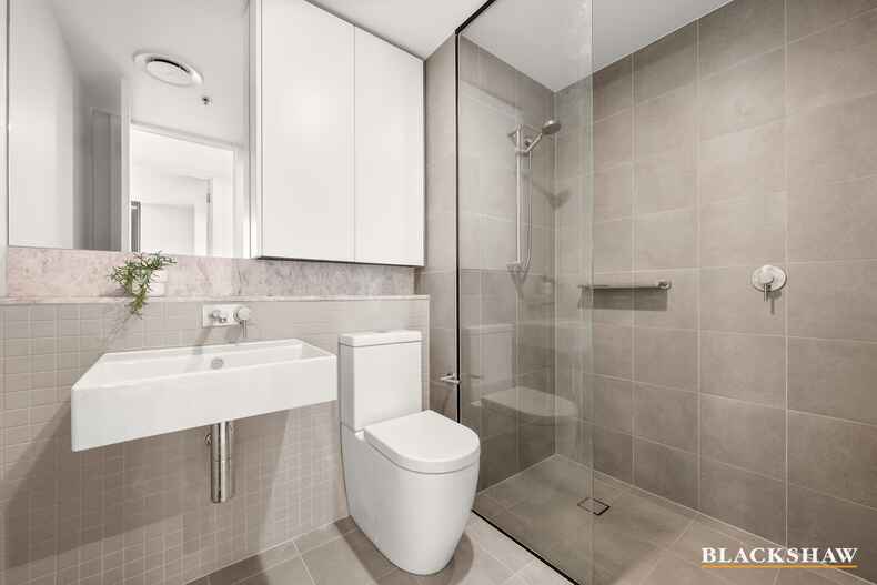 311/39 London Circuit City