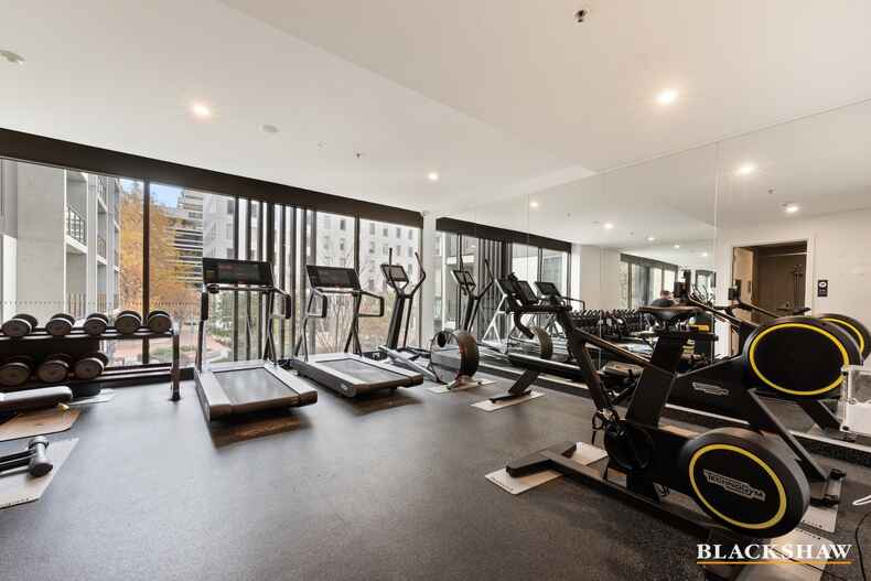 311/39 London Circuit City