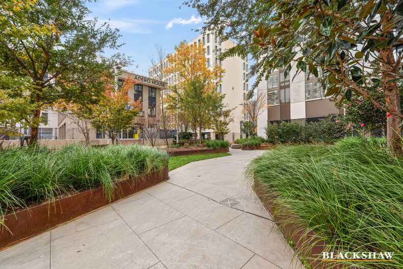 311/39 London Circuit City