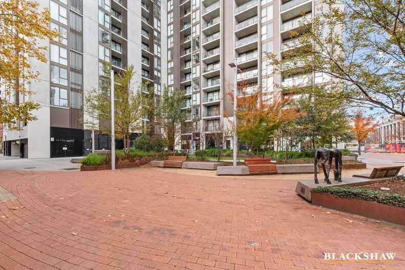 311/39 London Circuit City