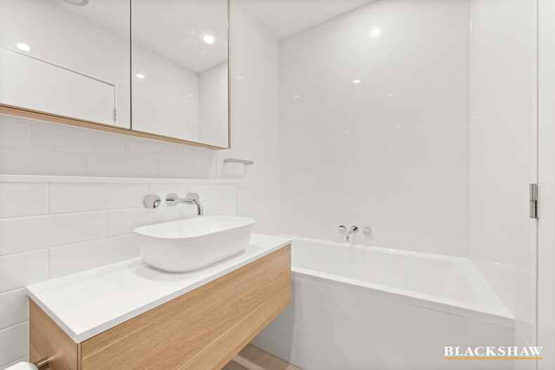 43/17 Captain Cook Crescent Griffith