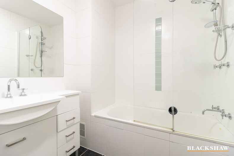 18/10 Burke Crescent Kingston 18/10 Burke Crescent Kingston