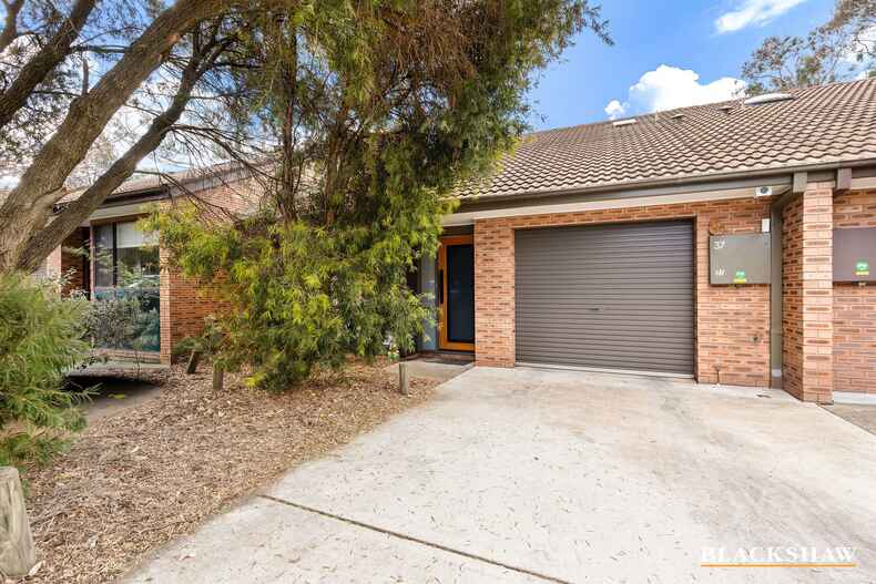 37/21 Cossington Smith Crescent Lyneham