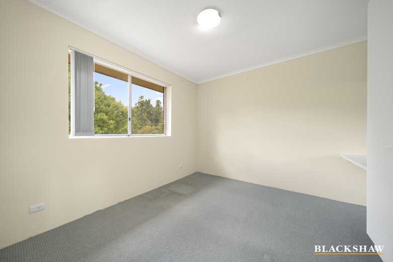 5/63 Molonglo Street Queanbeyan