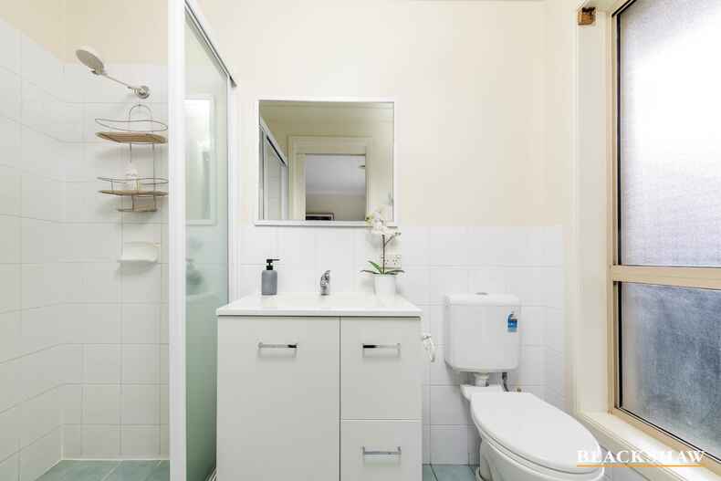 8/131 Britten Jones Drive Holt