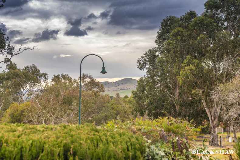 8/131 Britten Jones Drive Holt