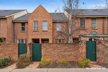 6/3 Ovens Street Griffith